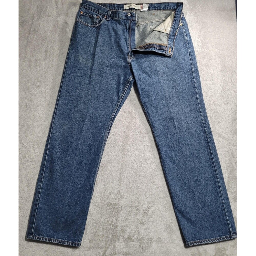Levi's 505 Regular Fit Jeans Mens 42x32 Blue Med Wash Straight Zip Fly Denim